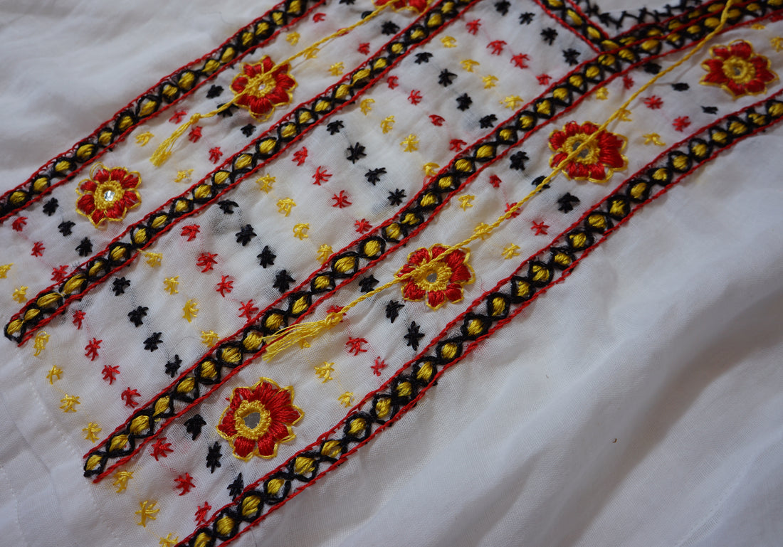 Embroidered Blouse (NOWOS)
