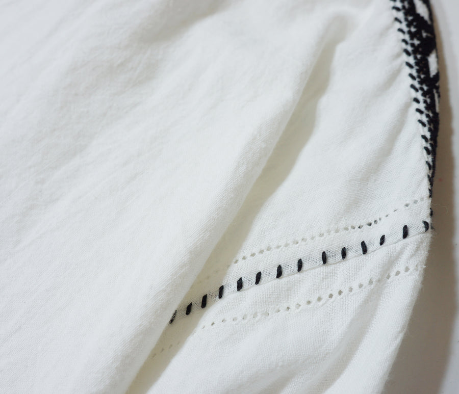 Embroiderd Blouse (NOWOS)