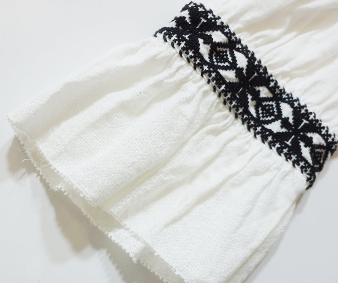 Embroiderd Blouse (NOWOS)
