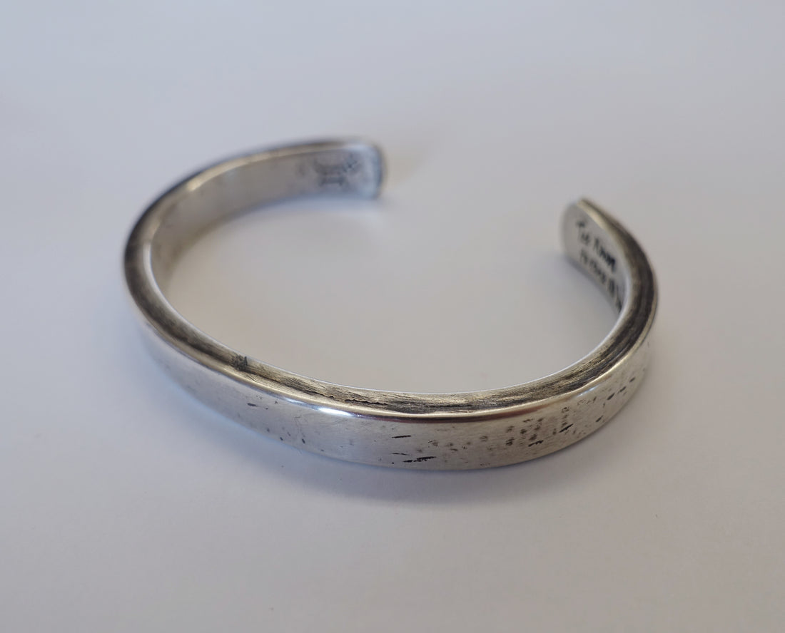 Silver Bangle (TEE NOWOS) *Reservation item.